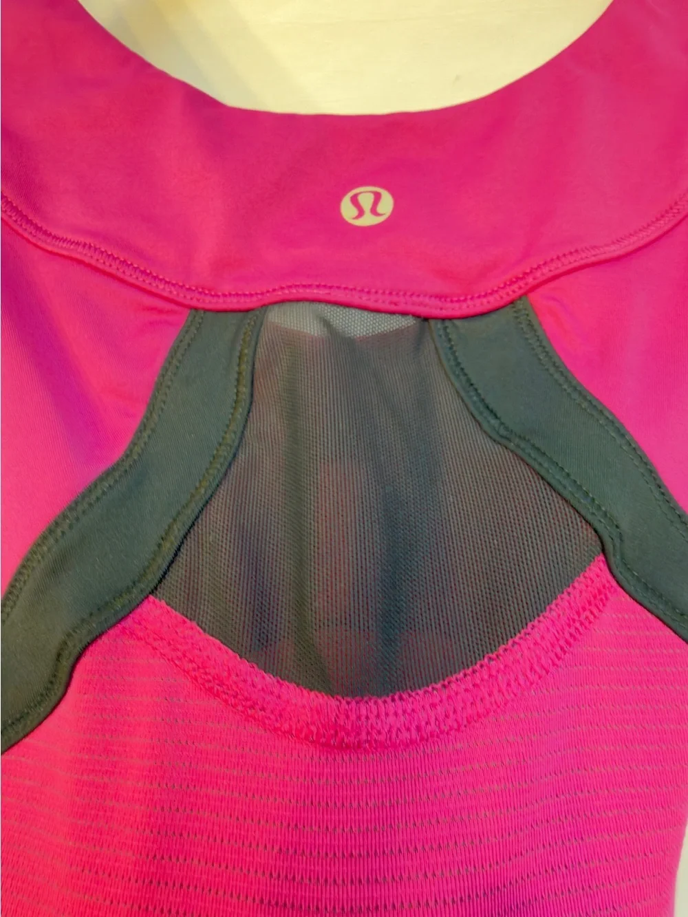 Lululemon Drawstring bottom tank size 6